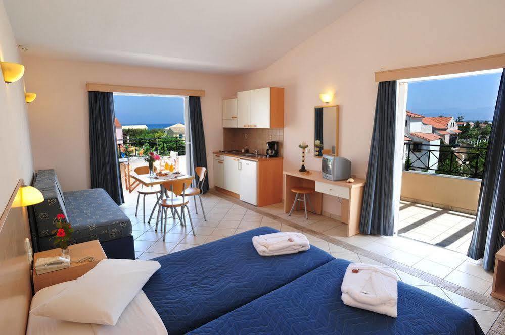 Thinalos Aparthotel 아카라비 외부 사진