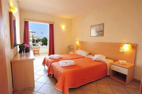 Thinalos Aparthotel 아카라비 외부 사진